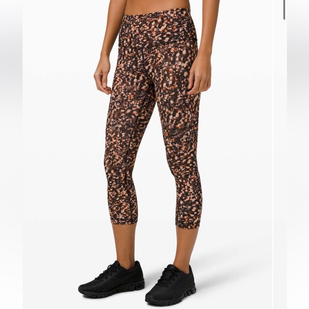 Lululemon Athletica Wunder Train Cropped 21” Multi Print leggings - 6